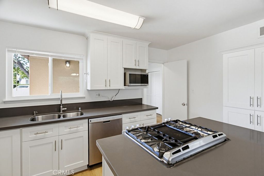 Image 7 of property listing at 6551 Lake Ashmere Court, San Diego, CA 92119