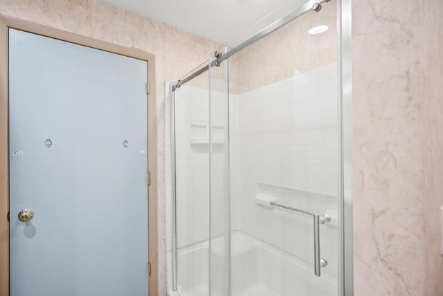 201 W Ellsworth LANE, Bayside, WI 53217