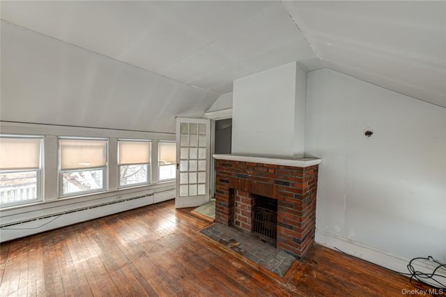 25 Shore Lane, Bay Shore, NY 11706