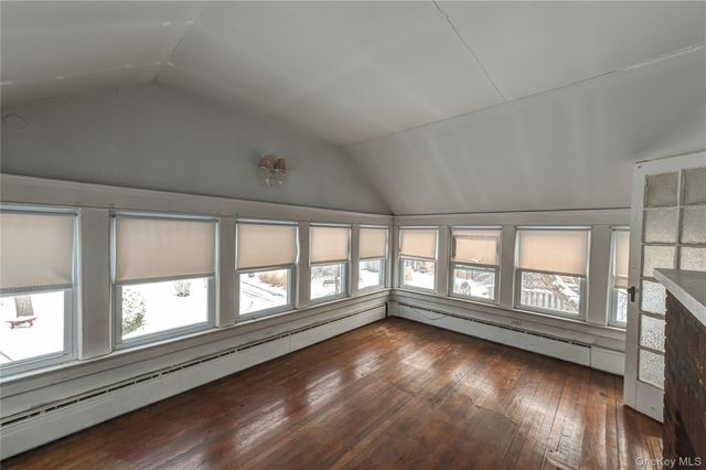 25 Shore Lane, Bay Shore, NY 11706