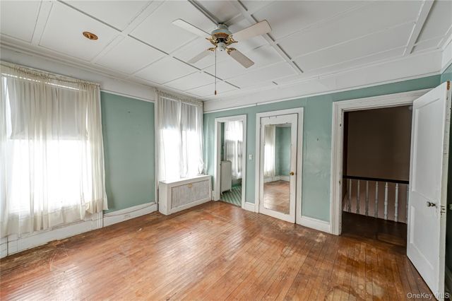 25 Shore Lane, Bay Shore, NY 11706