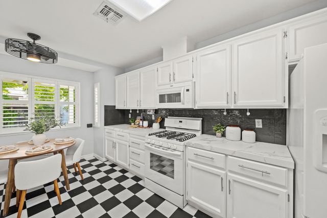 3601 Amethyst Dr, Rocklin, CA 95677