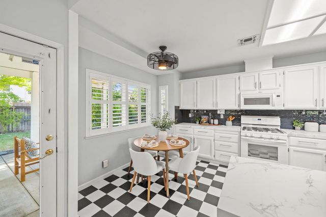 3601 Amethyst Dr, Rocklin, CA 95677