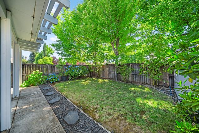 3601 Amethyst Dr, Rocklin, CA 95677