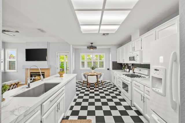 3601 Amethyst Dr, Rocklin, CA 95677