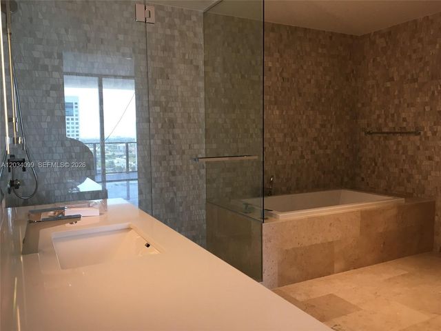 68 SE 6th Street 1108, Miami, FL 33131