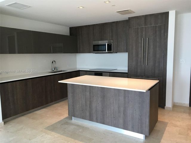 68 SE 6th Street 1108, Miami, FL 33131