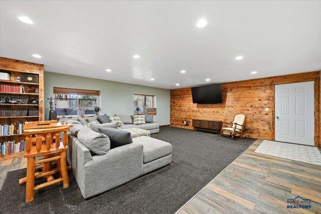 10131 N PONDEROSA DR, Black Hawk, SD 57718