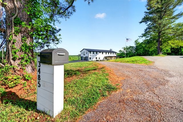 3485 Pinetree Cir, Palmyra, TN 37142