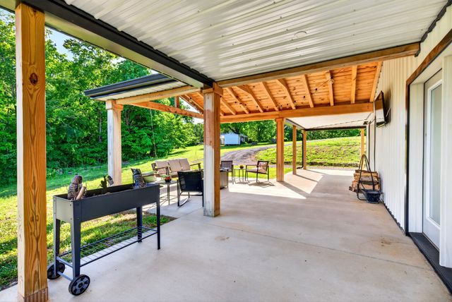 3485 Pinetree Cir, Palmyra, TN 37142