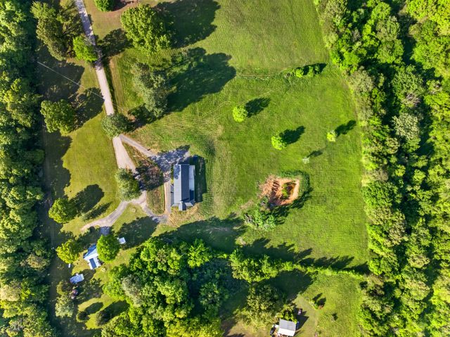 3485 Pinetree Cir, Palmyra, TN 37142