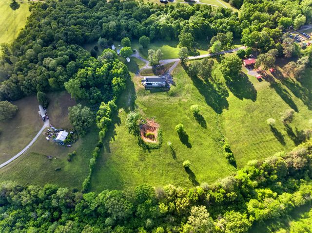 3485 Pinetree Cir, Palmyra, TN 37142