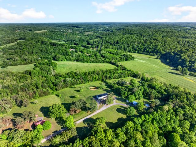 3485 Pinetree Cir, Palmyra, TN 37142