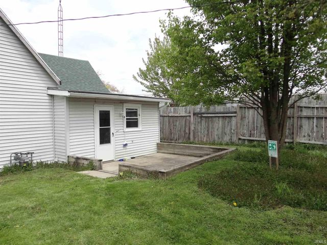 1010 W Warren Street, Mitchell, IN 47446