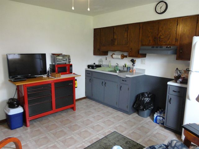 1010 W Warren Street, Mitchell, IN 47446