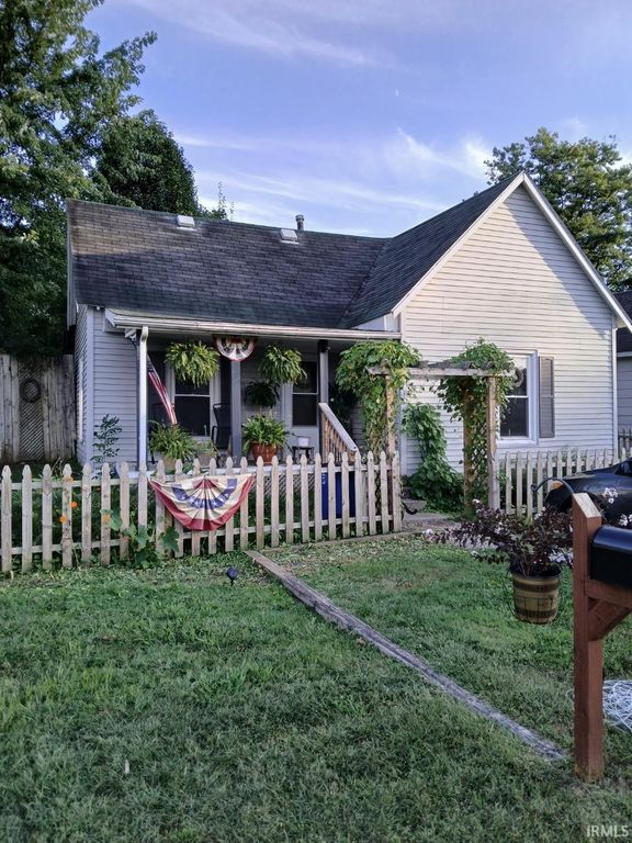 1010 W Warren Street, Mitchell, IN 47446