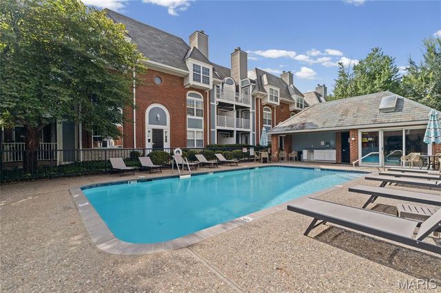 4235 W Pine Boulevard 3, St Louis, MO 63108