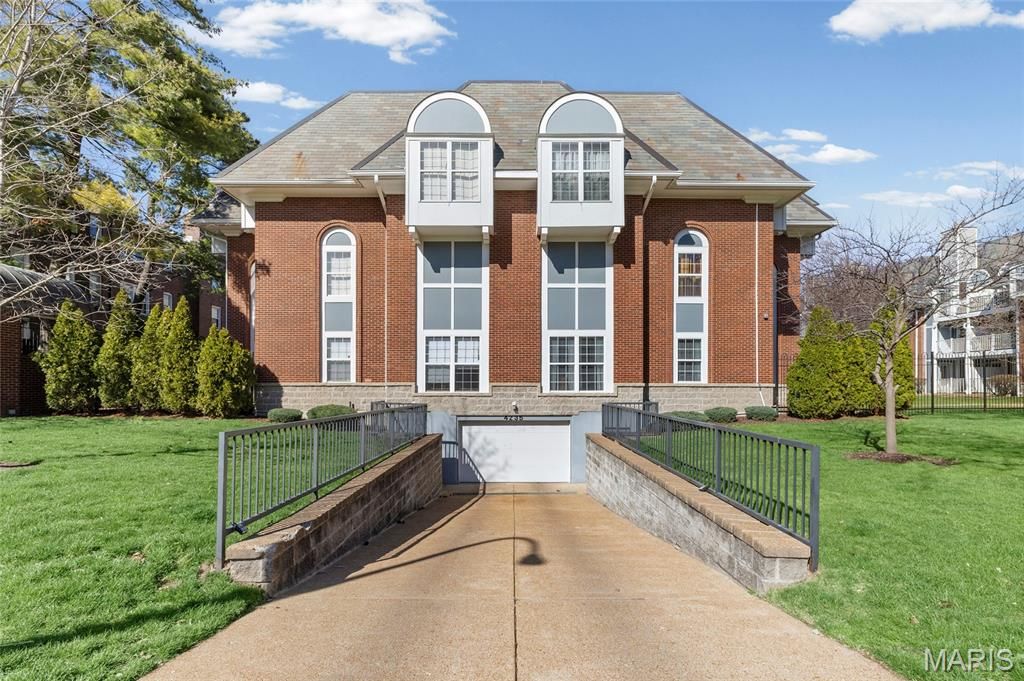 4235 W Pine Boulevard 3, St Louis, MO 63108