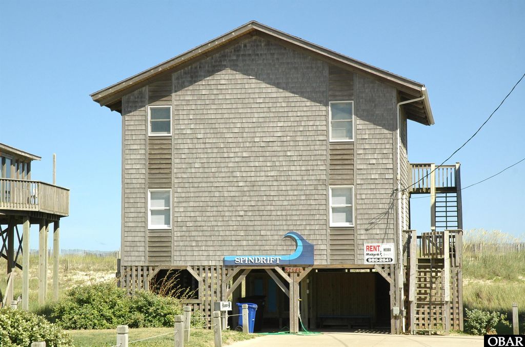 Image 1 of property listing at 57161 Lighthouse Road Lot 8, Hatteras, NC 27943