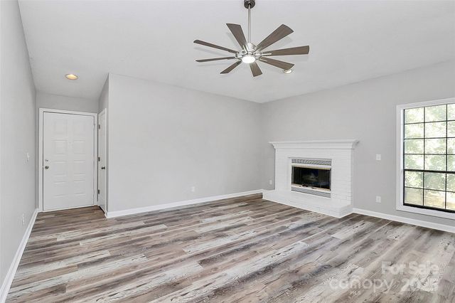 5810 Harris Grove Lane, Charlotte, NC 28212