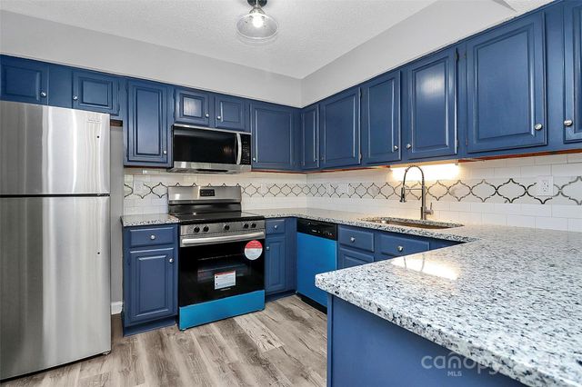 5810 Harris Grove Lane, Charlotte, NC 28212