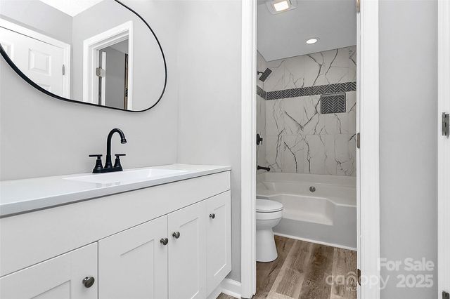 5810 Harris Grove Lane, Charlotte, NC 28212