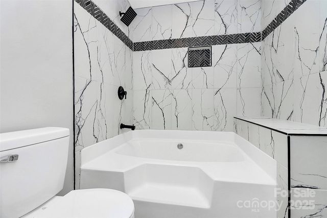 5810 Harris Grove Lane, Charlotte, NC 28212