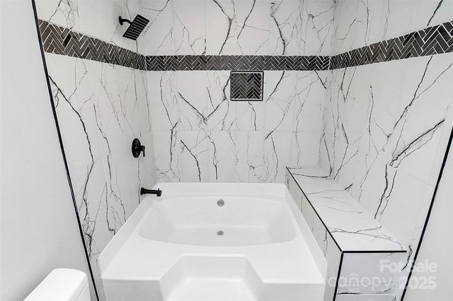 5810 Harris Grove Lane, Charlotte, NC 28212