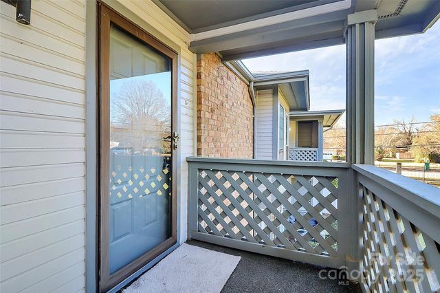 5810 Harris Grove Lane, Charlotte, NC 28212