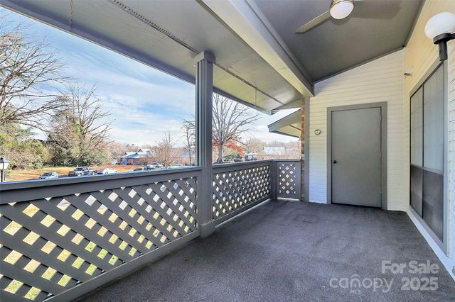 5810 Harris Grove Lane, Charlotte, NC 28212