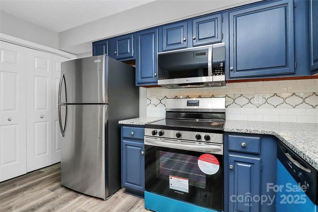 5810 Harris Grove Lane, Charlotte, NC 28212