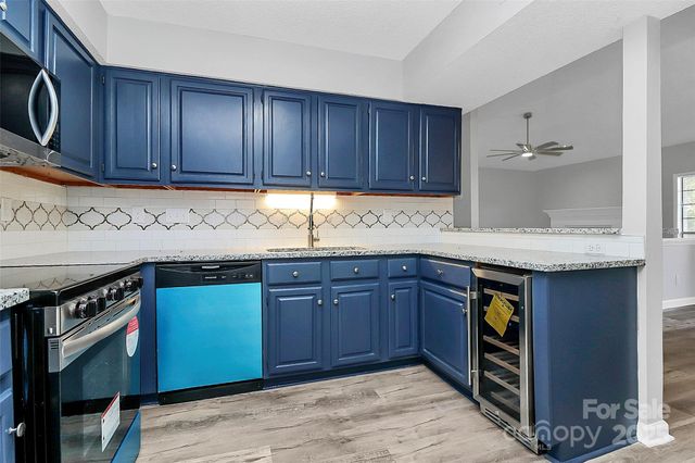 5810 Harris Grove Lane, Charlotte, NC 28212