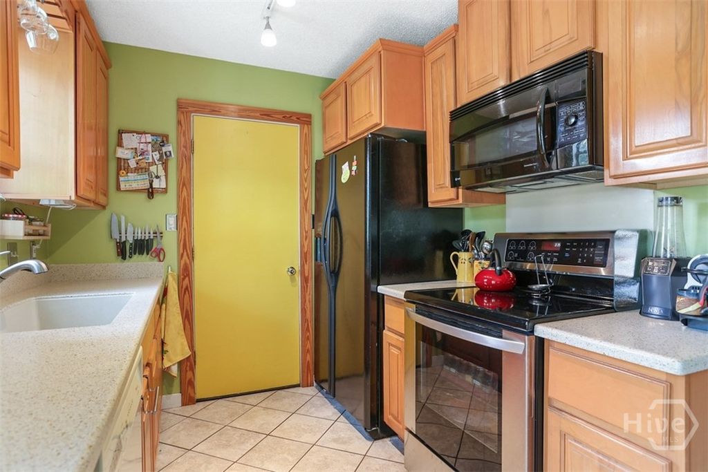 Image 22 of property listing at 511 Pointe South Drive, Savannah, GA 31410