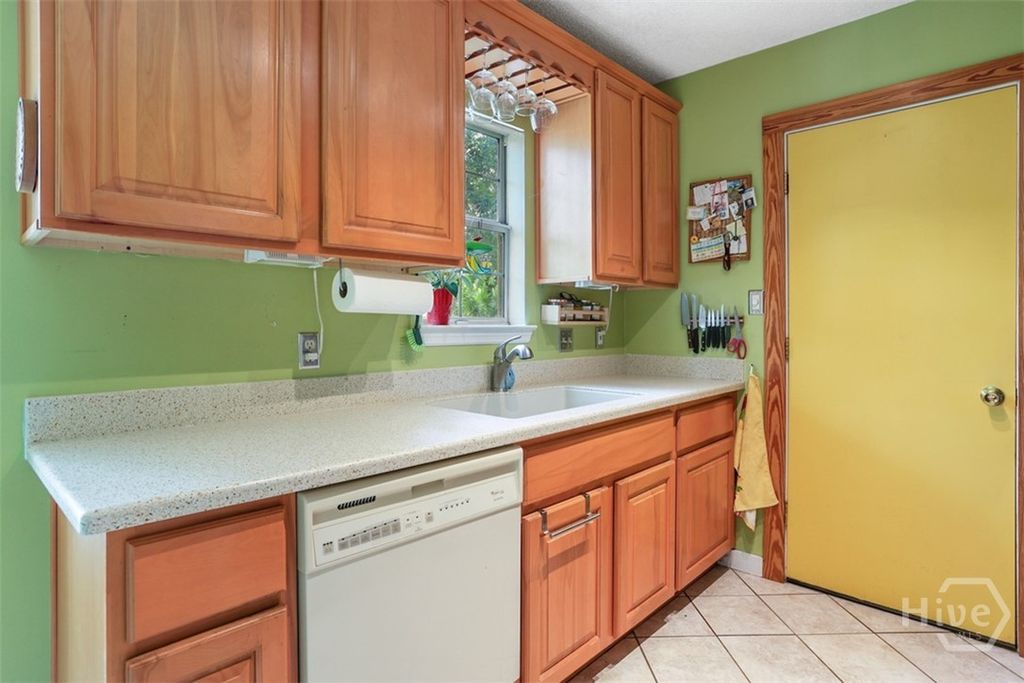 Image 24 of property listing at 511 Pointe South Drive, Savannah, GA 31410