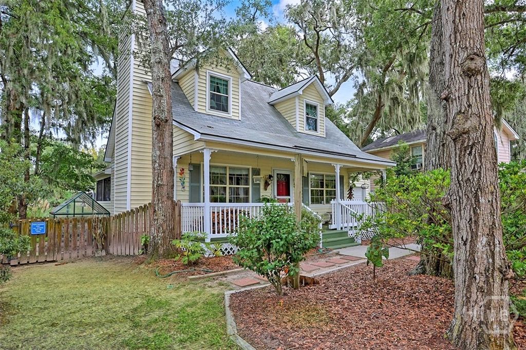 Image 5 of property listing at 511 Pointe South Drive, Savannah, GA 31410