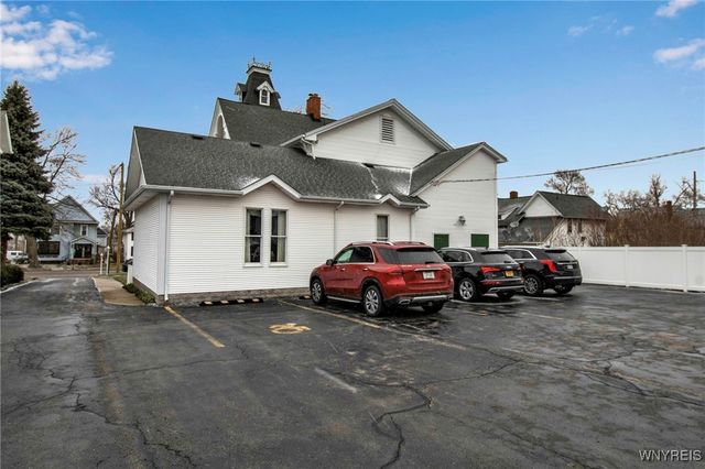 186 East Avenue, Lockport City, NY 14094