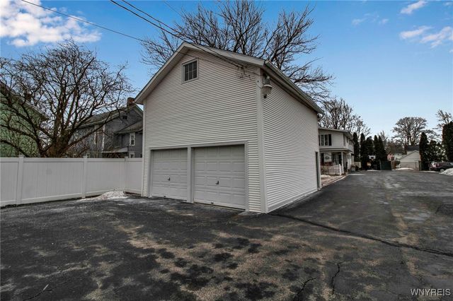 186 East Avenue, Lockport City, NY 14094