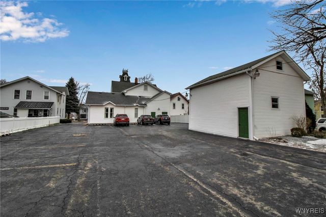 186 East Avenue, Lockport City, NY 14094