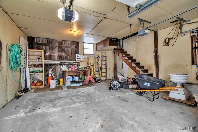 186 East Avenue, Lockport City, NY 14094