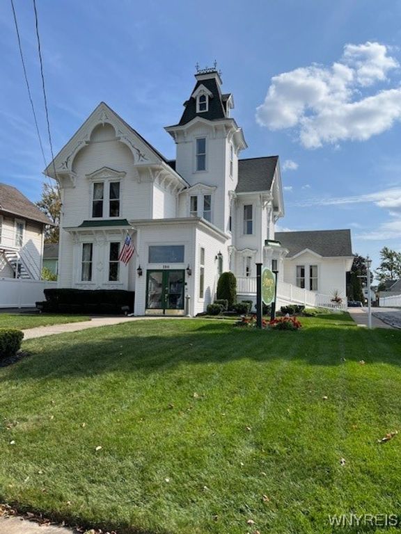 186 East Avenue, Lockport City, NY 14094