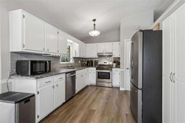 1492 Sir Knights Way, Lawrenceville, GA 30045