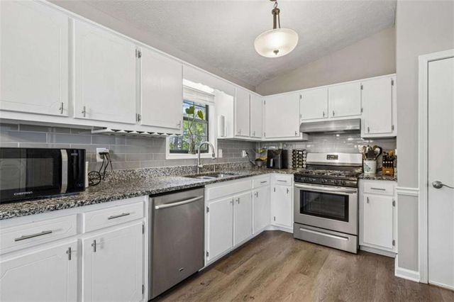 1492 Sir Knights Way, Lawrenceville, GA 30045