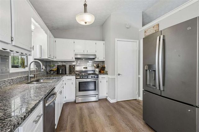 1492 Sir Knights Way, Lawrenceville, GA 30045