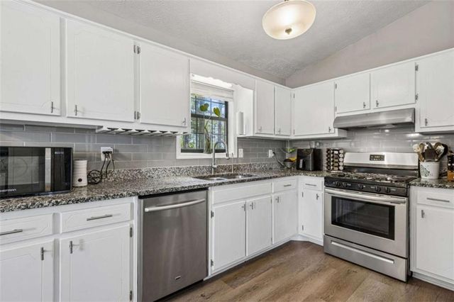 1492 Sir Knights Way, Lawrenceville, GA 30045