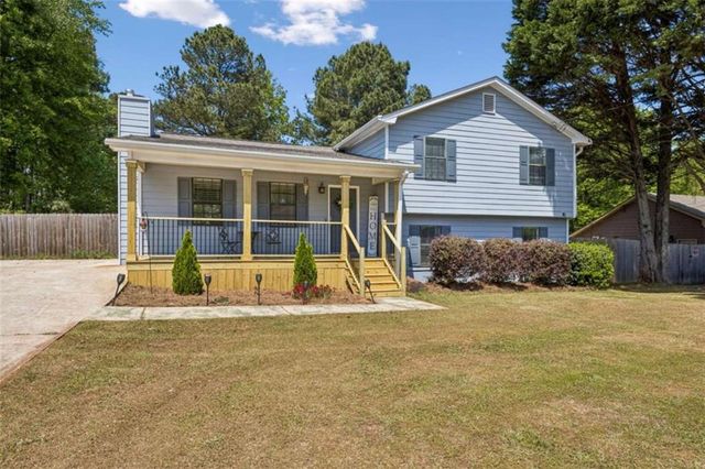 1492 Sir Knights Way, Lawrenceville, GA 30045