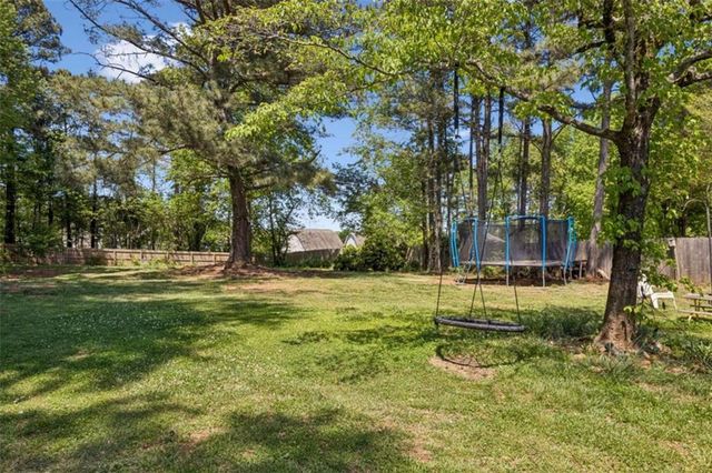 1492 Sir Knights Way, Lawrenceville, GA 30045