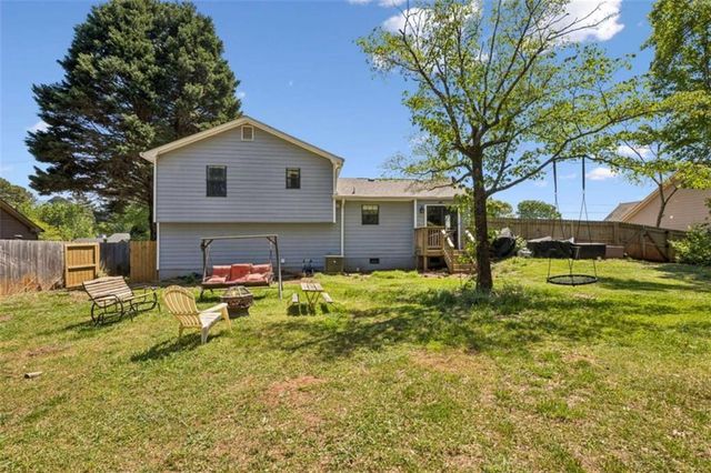 1492 Sir Knights Way, Lawrenceville, GA 30045