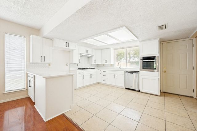 3544 Esplendor Avenue, Irving, TX 75062