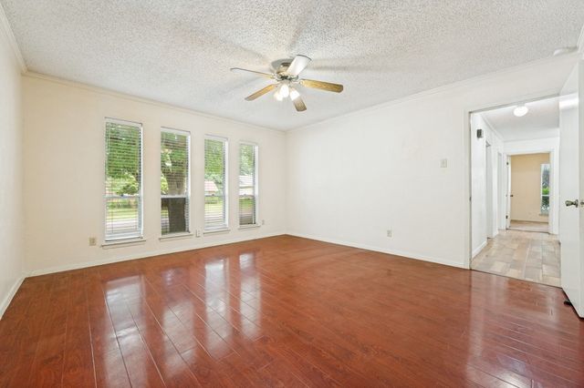 3544 Esplendor Avenue, Irving, TX 75062