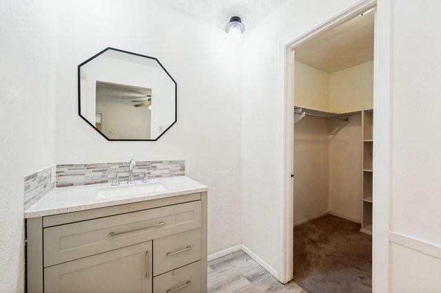 3544 Esplendor Avenue, Irving, TX 75062
